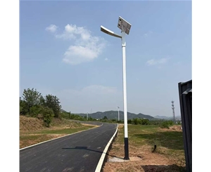 平凉路边太阳能路灯安装